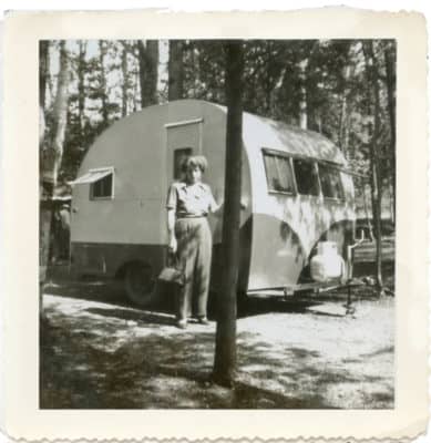Dorothea in front of the trailer